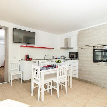 Appartamenti Gaimaro' A 50 M Dalla Spiaggia アルバタクス エクステリア 写真